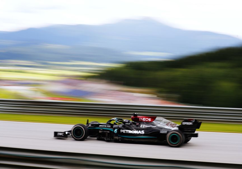Hamilton snapt niets van snelheid Red Bull: "Verliezen veel op de rechte stukken"