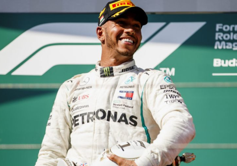 Hamilton: "Racen dit jaar tegen een team dat sneller is dan wij"