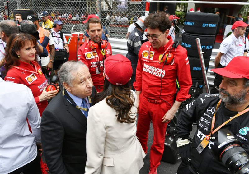 Ferrari bevestigt: 'Sainz en Leclerc zullen in 2022 als gelijken behandeld worden'