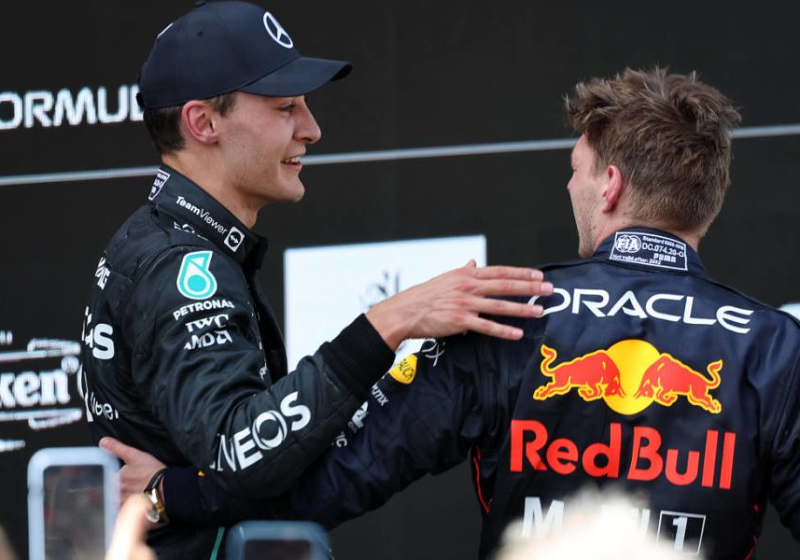 Russell kritisch op Verstappen: "Zijn auto is snel, dus heeft hij zijn mening bijgesteld"