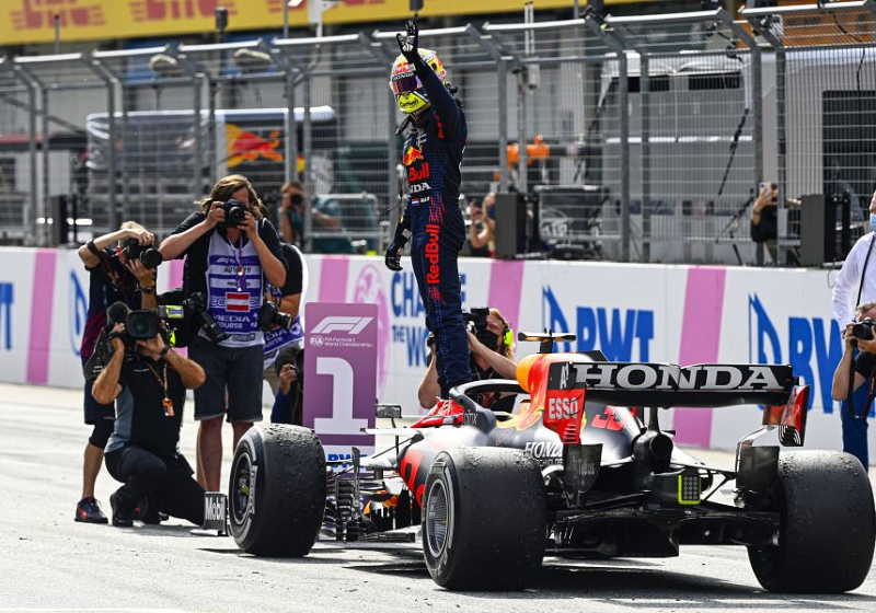 Verstappen trekt zich niets aan van records: 'Wereldkampioenschap is het enige dat telt'