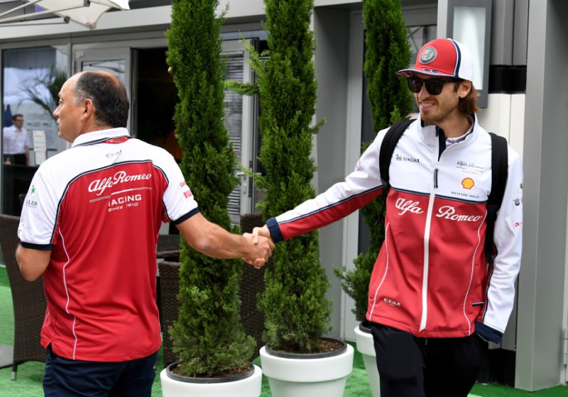 Giovinazzi sluit deal met Vasseur: ''Als ik een podium pak, gaat mijn haar eraf''