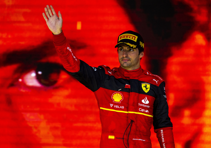 Sainz muestra su nuevo Ferrari Competizione