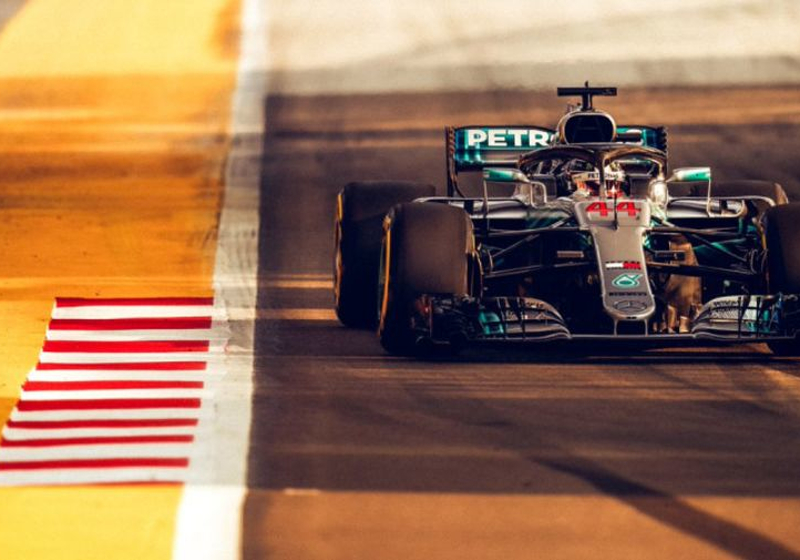 Hamilton lights up Singapore to take pole