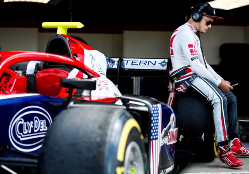 Formule 2-coureur meerdere wedstrijden geschorst na aantal bizarre acties