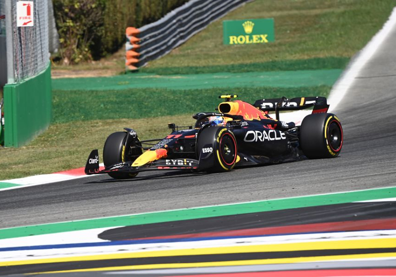 Checo Pérez: Presioné a Charles Leclerc para que se equivocara y lo logré