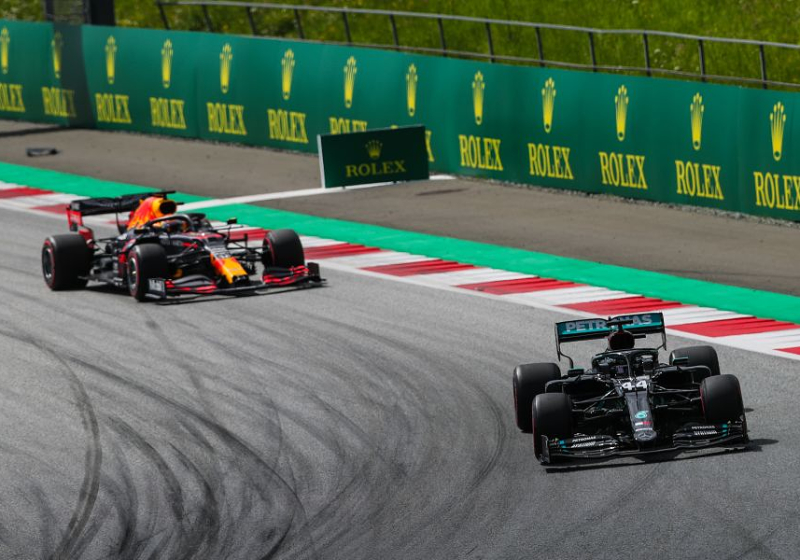 Horner: 'RB16 heeft genoeg potentie om kloof naar Mercedes te dichten'