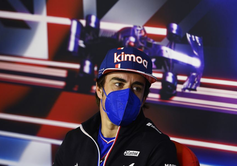 Alonso 'tired' of questions over age