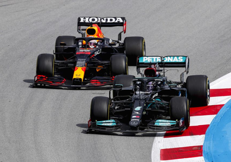 Snelheid Mercedes op mediums reden tot zorgen voor Red Bull en Verstappen