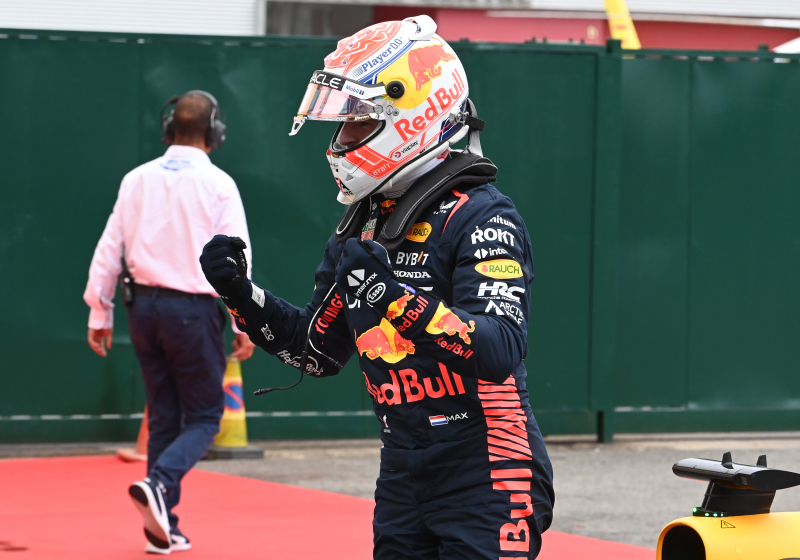 Verstappen oppermachtig in Barcelona, Mercedes moet flinke boete aftikken | GPFans Recap