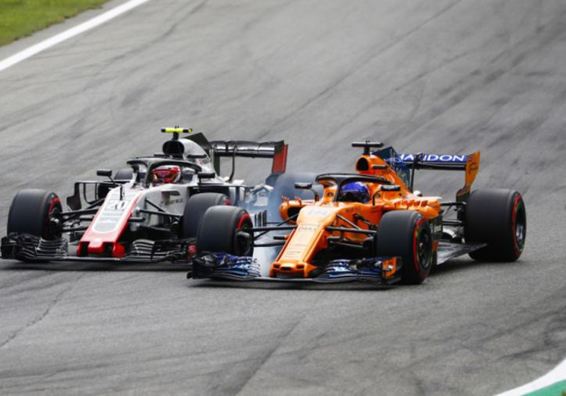 Alonso assault continues from Haas