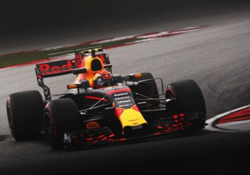 Robert Doornbos: "Ik denk dat ze zich bij Mercedes achter hun oren krabben"