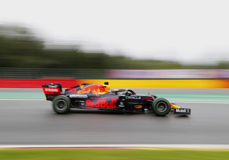 Verstappen bounces back from Friday crash to dominate wet final practice