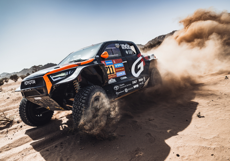 Dakar 2025: Henk Lategan grote verrassing in proloog, Van den Brink wint bij de trucks