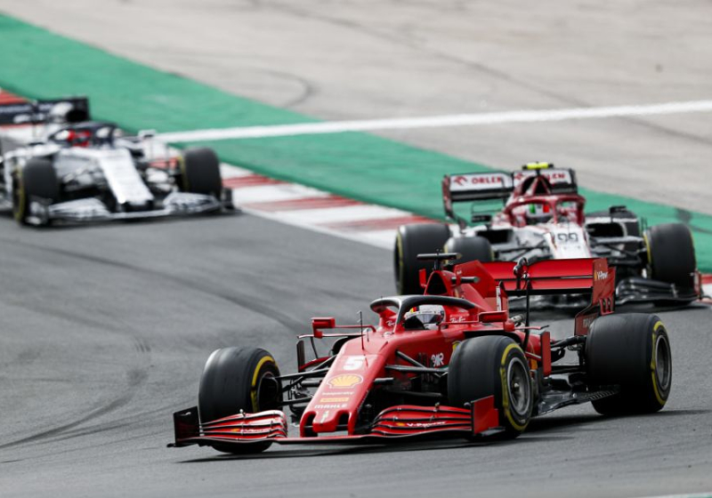 Binotto verdedigt Ferrari na kritiek Vettel: "Hun bolides zijn identiek"