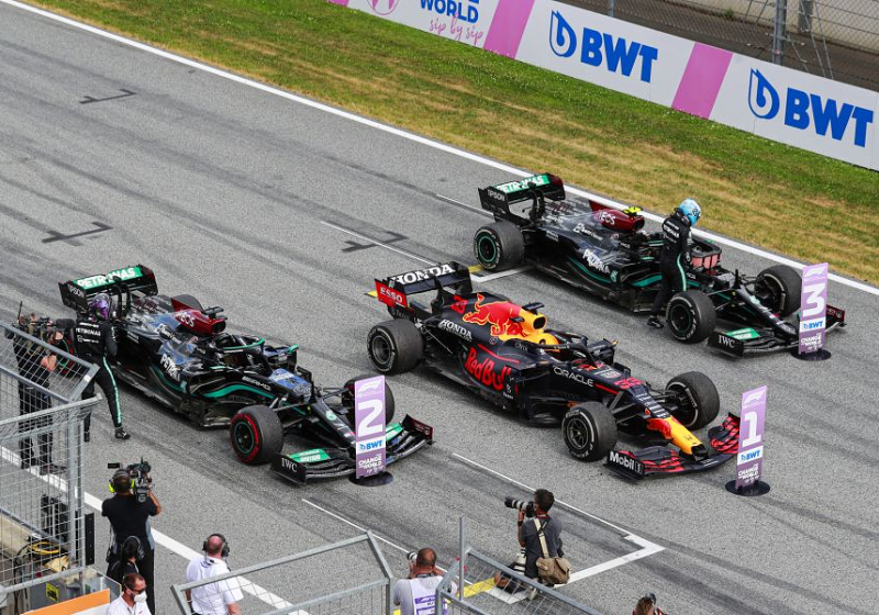 Hill ziet Mercedes nog terugkomen in titelgevecht met Red Bull Racing