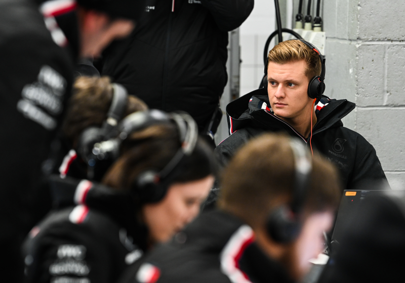 "Mick Schumacher es un gran piloto, se lo están perdiendo"