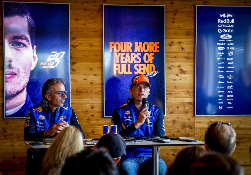 Verstappen onthult belofte aan Mateschitz: "Carrière bij Red Bull afsluiten"