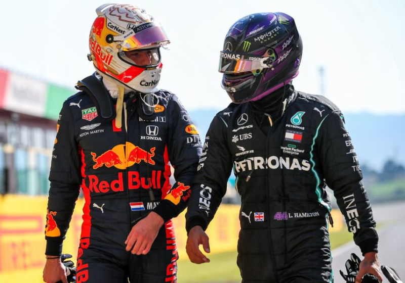 Hamilton deelt complimenten uit: "Verstappen deed het geweldig vandaag"