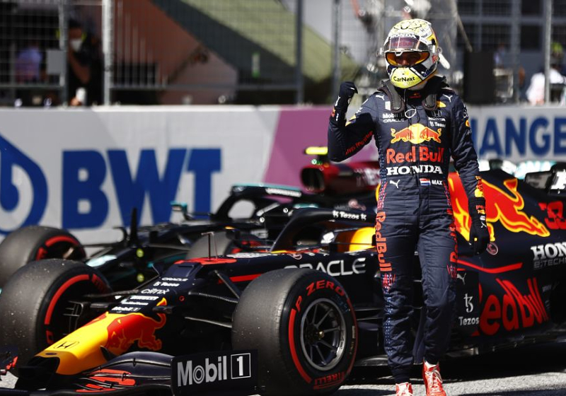 Horner trots op 'triple pole' Verstappen: "Hij is altijd op zoek naar dat beetje extra"