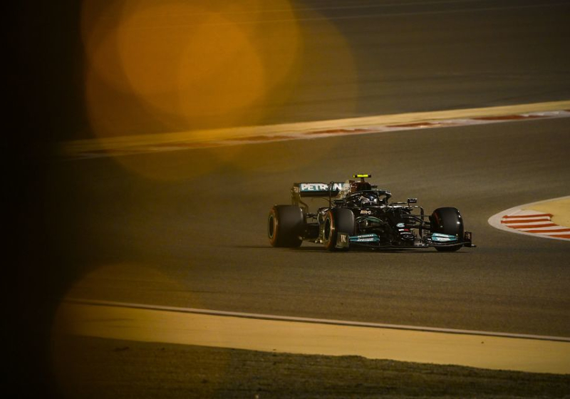 Mercedes "snappy and unforgiving" W12 needs 'calming down' - Bottas