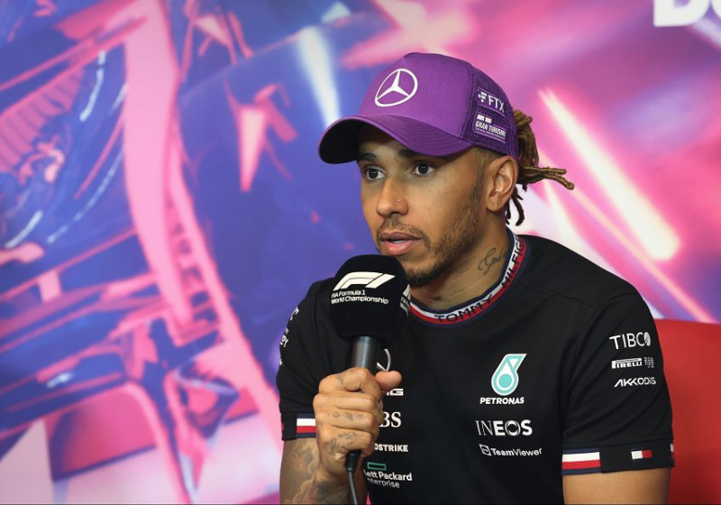 Hamilton turns on F1 “old voices” after racism Putin row