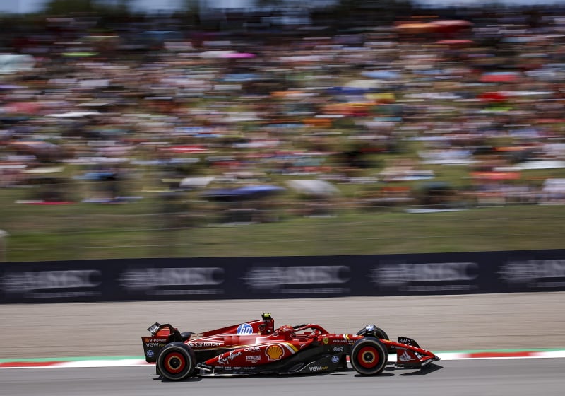 Sainz queda 1º en una cerrada FP3; Checo Pérez, séptimo