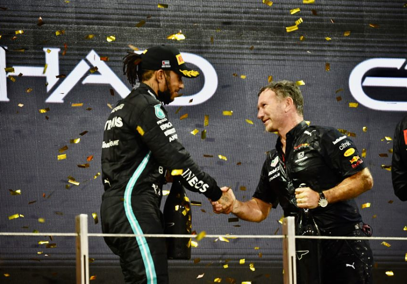 Hamilton, RECONOCIDO por Red Bull