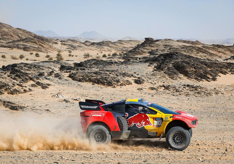 Dakar 2024: Loeb loopt in op Sainz met winst Etappe 7, Van den Brink snel in strijd met Macík