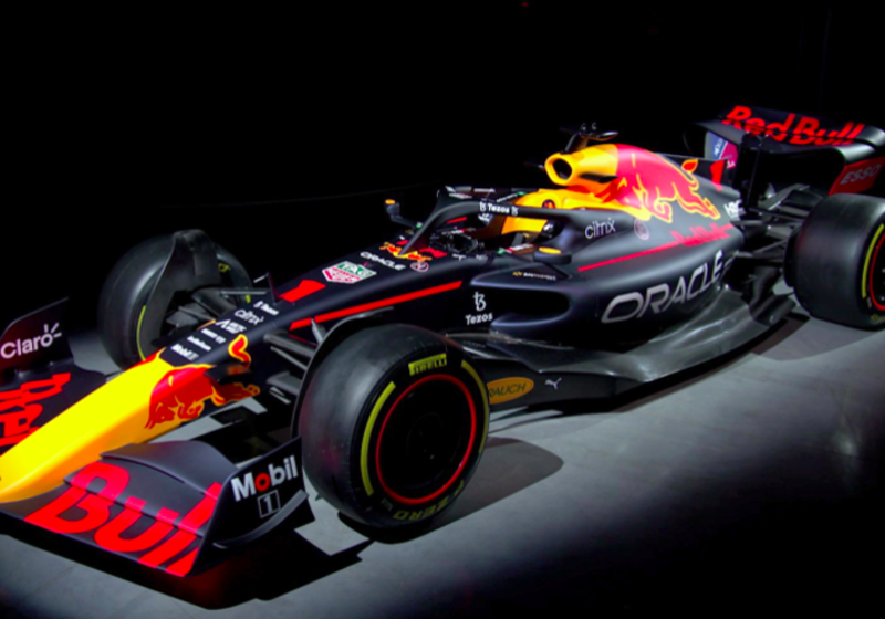 Horner over ontwikkeling RB18: "Verstappen's titelstrijd was een afleiding"