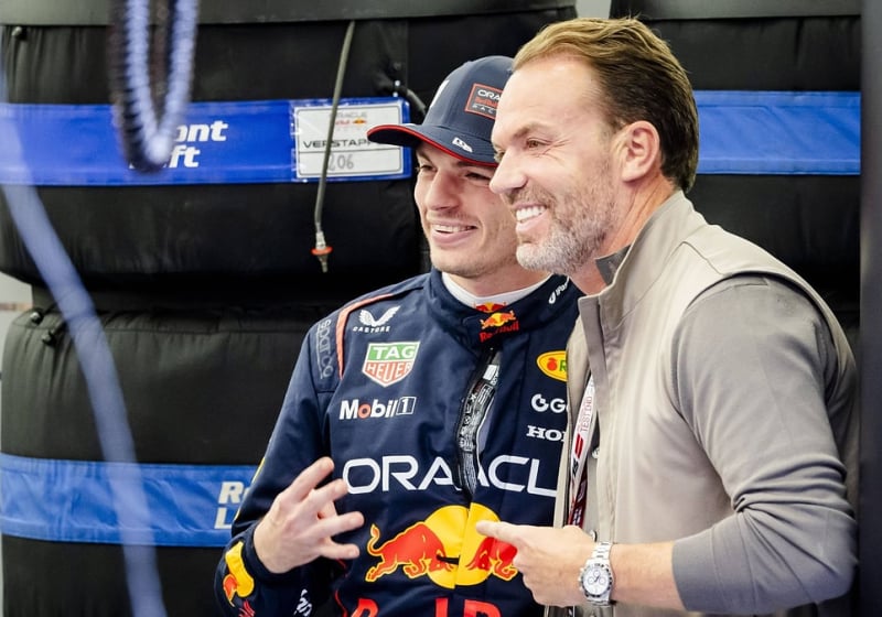 Doornbos zet vraagtekens bij Red Bull: 'Is Verstappen niet te lang bij het team gebleven?'