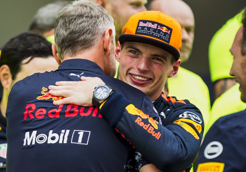 Manager Verstappen blikt terug: 'Alle topteams hadden interesse in Max'