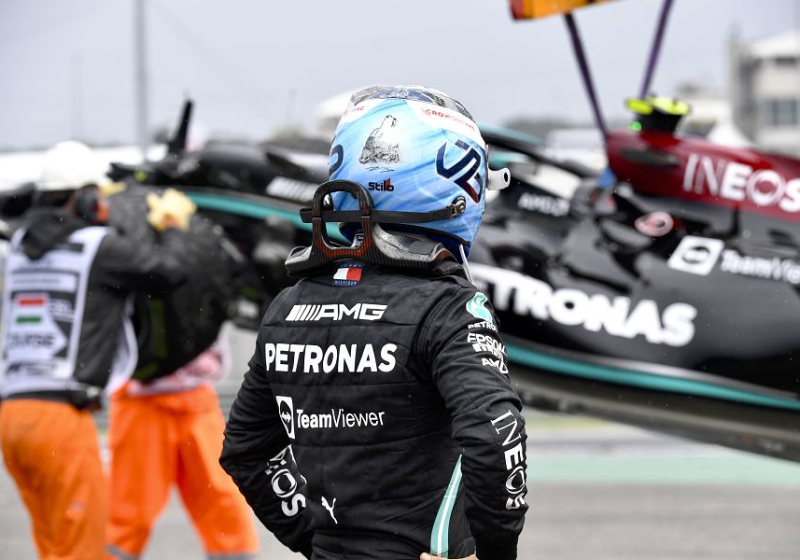 Schumacher sluit uit dat Bottas bewust crashte: "Zo'n fatale fout helpt hem niet"