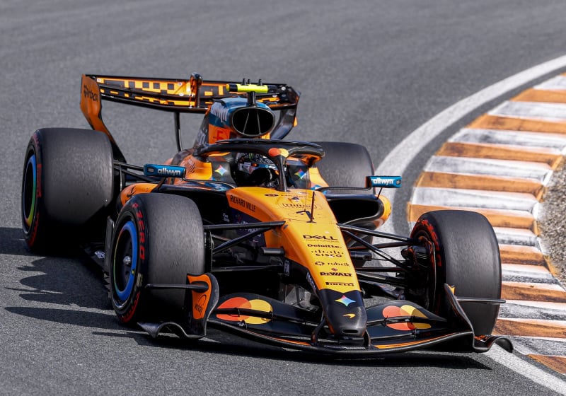 Norris pakt pole onder dreiging van regen op Zandvoort, Verstappen zevende