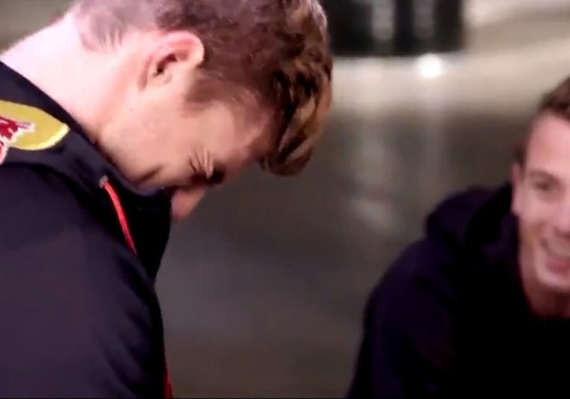 VIDEO: Max Verstappen neemt het op tegen een vriend in zware workout