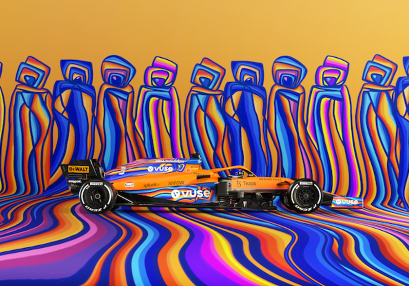 McLaren rijdt met aangepaste livery in Abu Dhabi