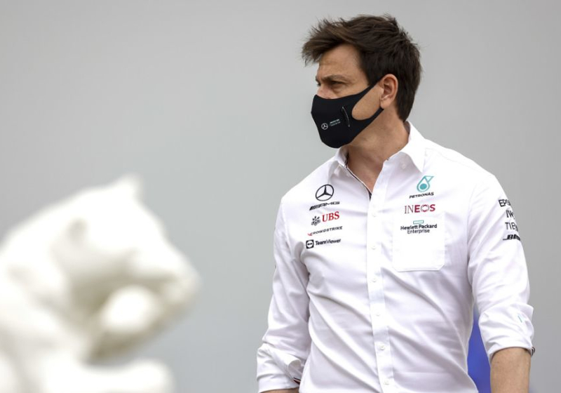 Wolff over druk in titelstrijd met Red Bull: "Het is eigenlijk minder geworden"