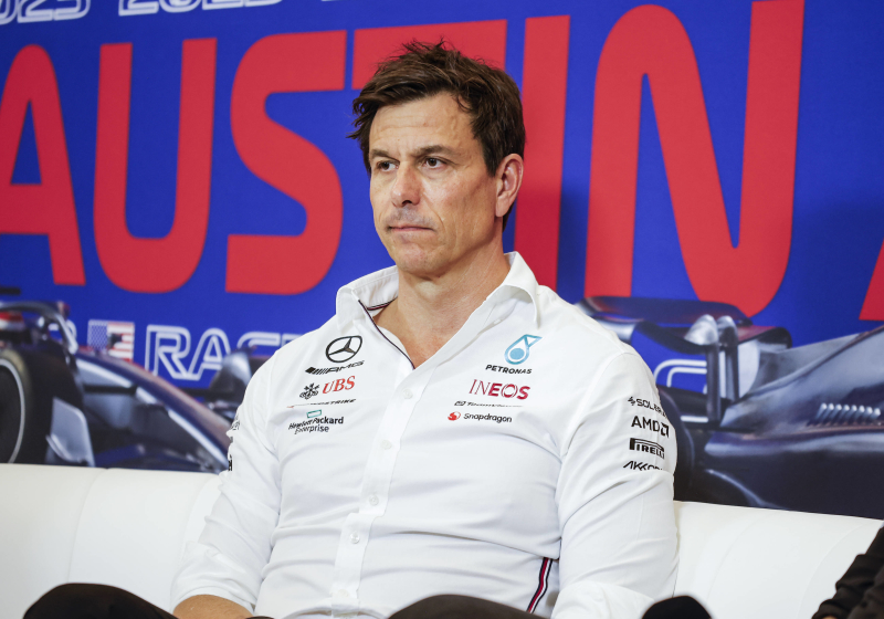 Mercedes, con MIEDO al Red Bull de Checo