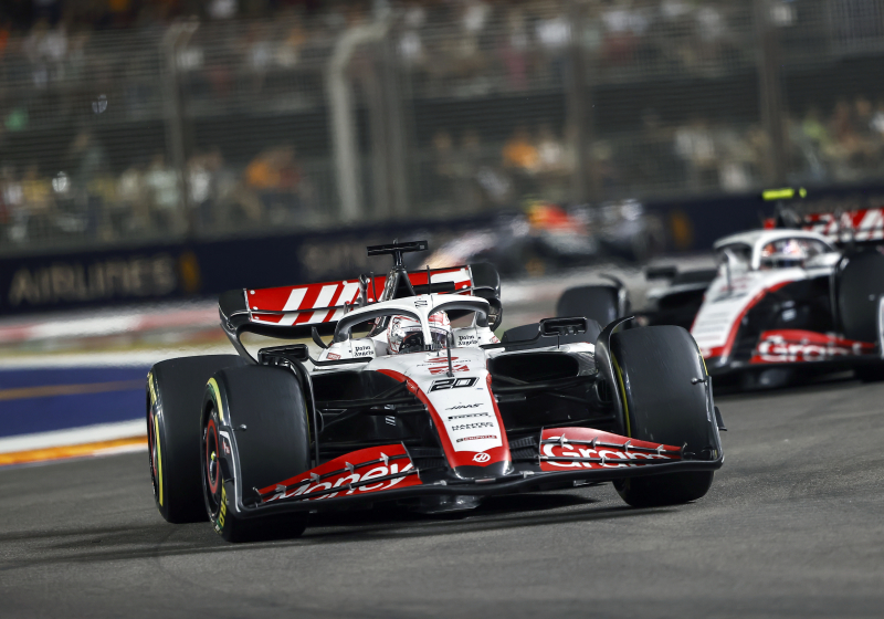 Kevin Magnussen choca y provoca bandera roja en el Gran Premio de México