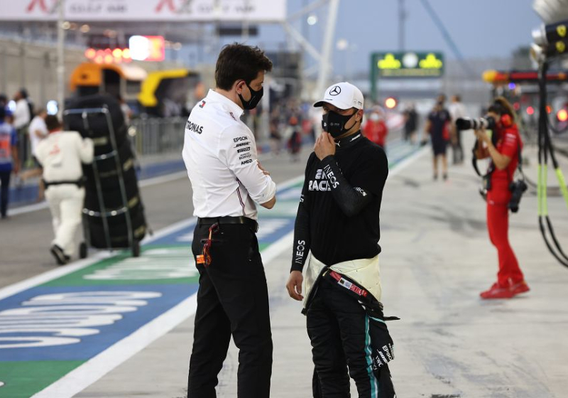 Wolff helpt Bottas met toekomst als Mercedes voor Russell kiest: 'Is mijn verantwoordelijkheid'