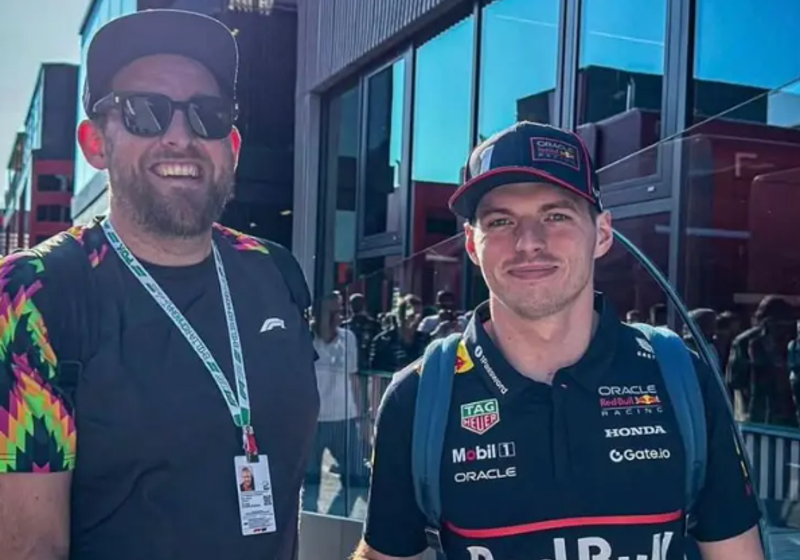 DJ Admin over Orange Army in Zandvoort: 'Shirt uit en zwaaien'