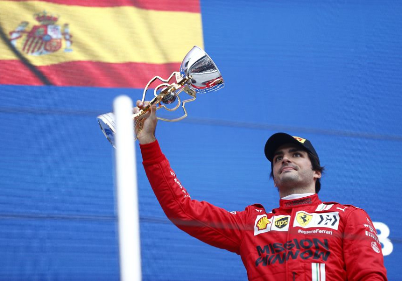 Ferrari plaatst ook nieuwe krachtbron bij Sainz, Spanjaard start in Istanbul vanaf achteraan