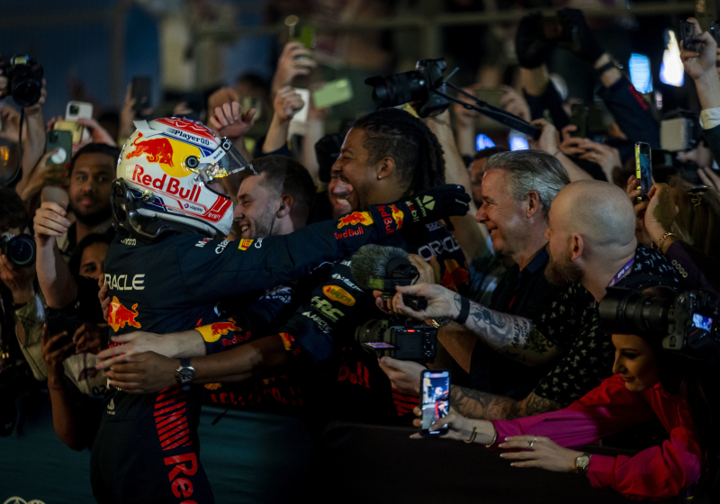 Russell schrijft 2023-seizoen na één race af: "Red Bull wordt ongeslagen kampioen"