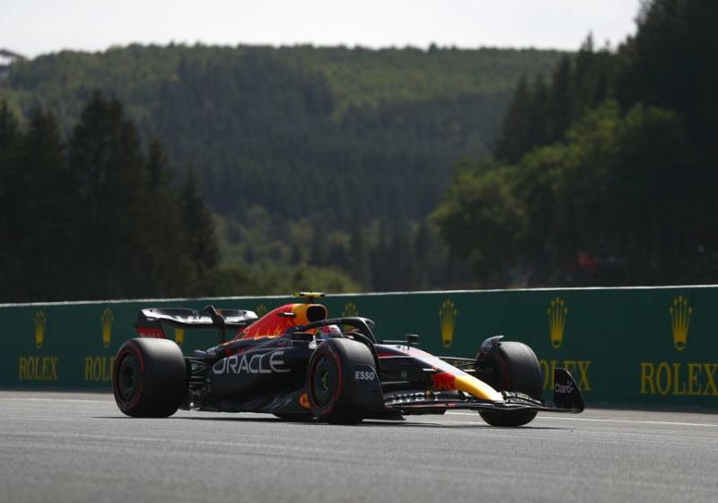 Checo Pérez: Nunca más una grúa en la pista, ¡es inaceptable!