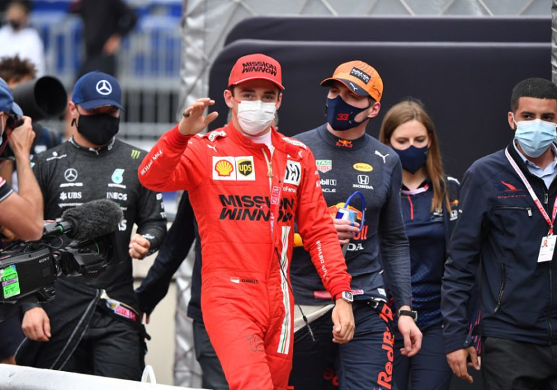 Leclerc klaar voor titelstrijd met Verstappen: 'Hij kan daarmee omgaan'