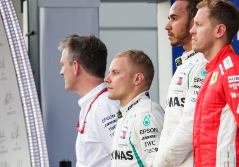 Vettel gelooft er nog in: "Het kan er ineens weer heel anders uitzien"