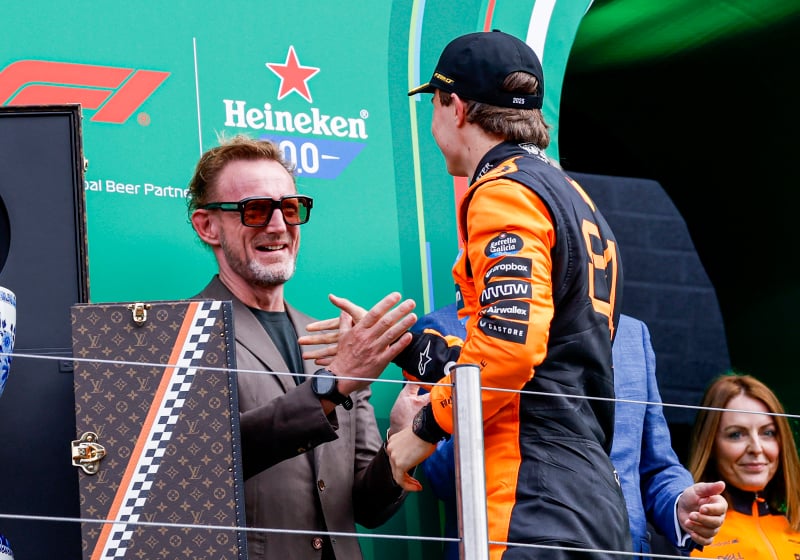 Van Oranje congratulates Piastri with Zandvoort victory