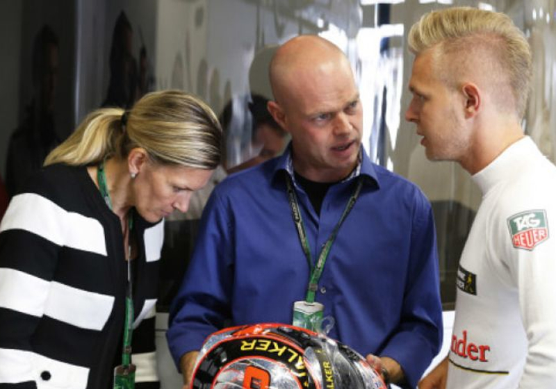 Magnussen wants to race with his dad