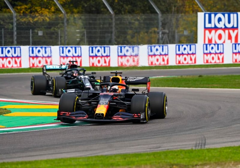 Ricciardo: 'Verstappen gaat ervoor als er een gat is, daar heb ik veel respect voor'