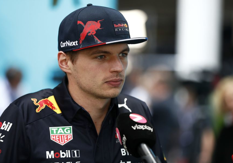 Verstappen over asfalt in Miami: "Mijn vader vragen of hij wat rally-advies heeft"